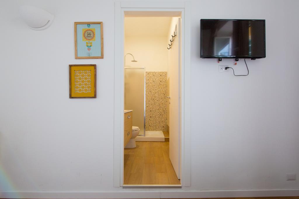 Urban Pine Rooms Рим Екстериор снимка