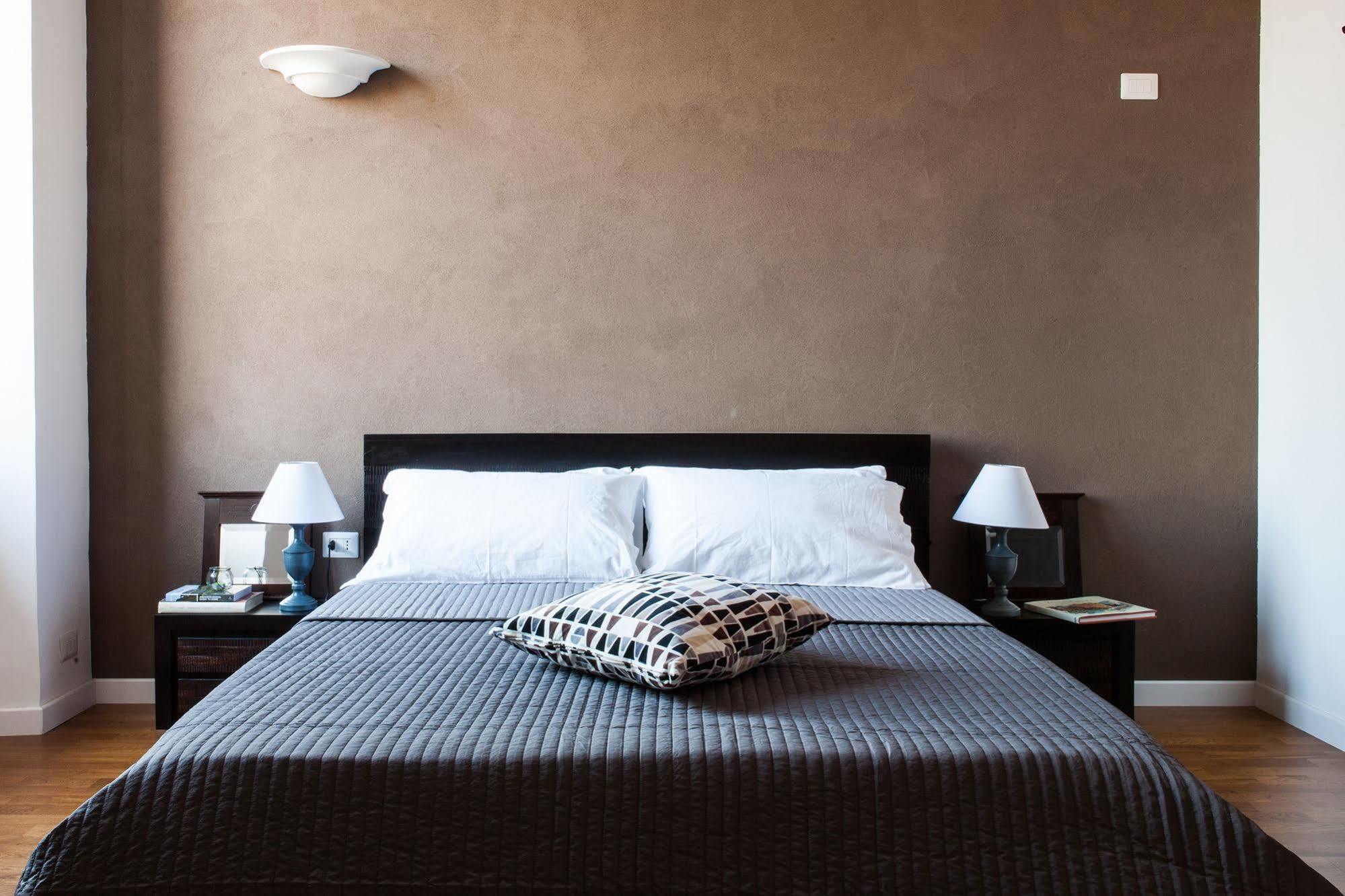 Urban Pine Rooms Рим Екстериор снимка