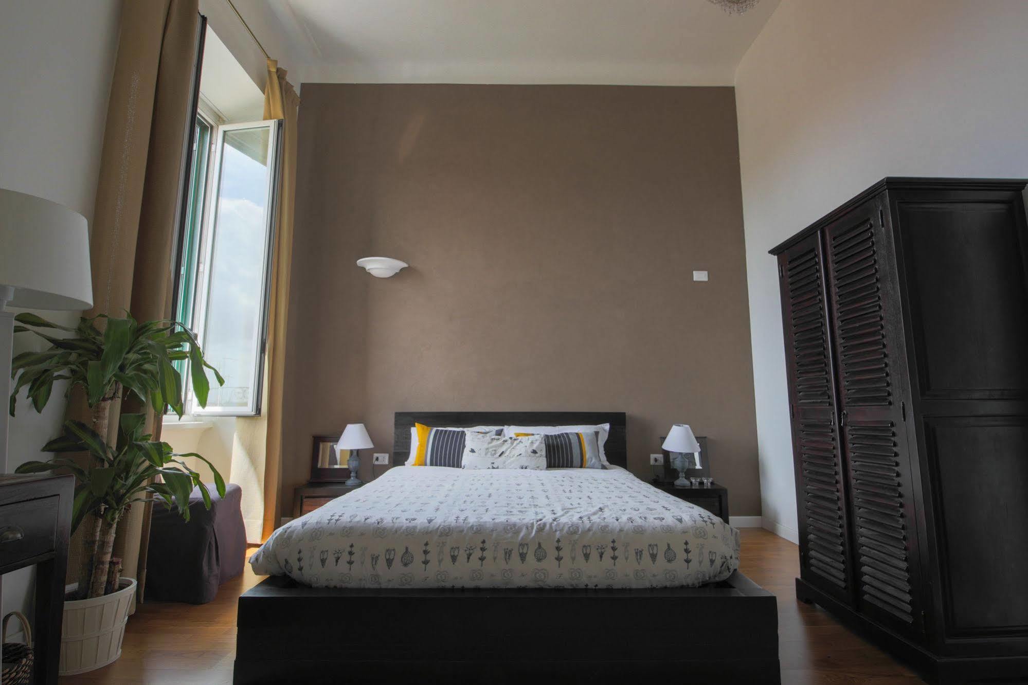 Urban Pine Rooms Рим Екстериор снимка