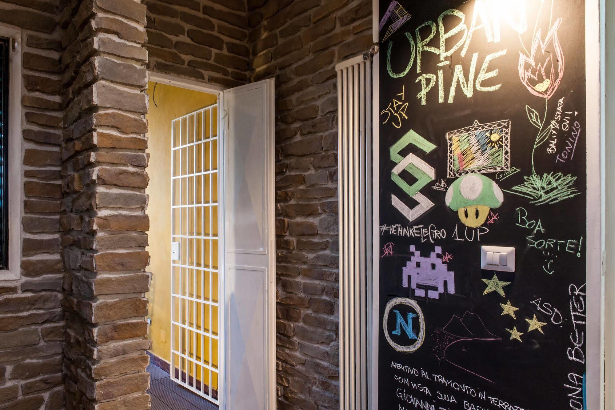 Urban Pine Rooms Рим Екстериор снимка